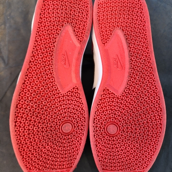 Nike Black and Red Sneakers - Picture 9 of 11